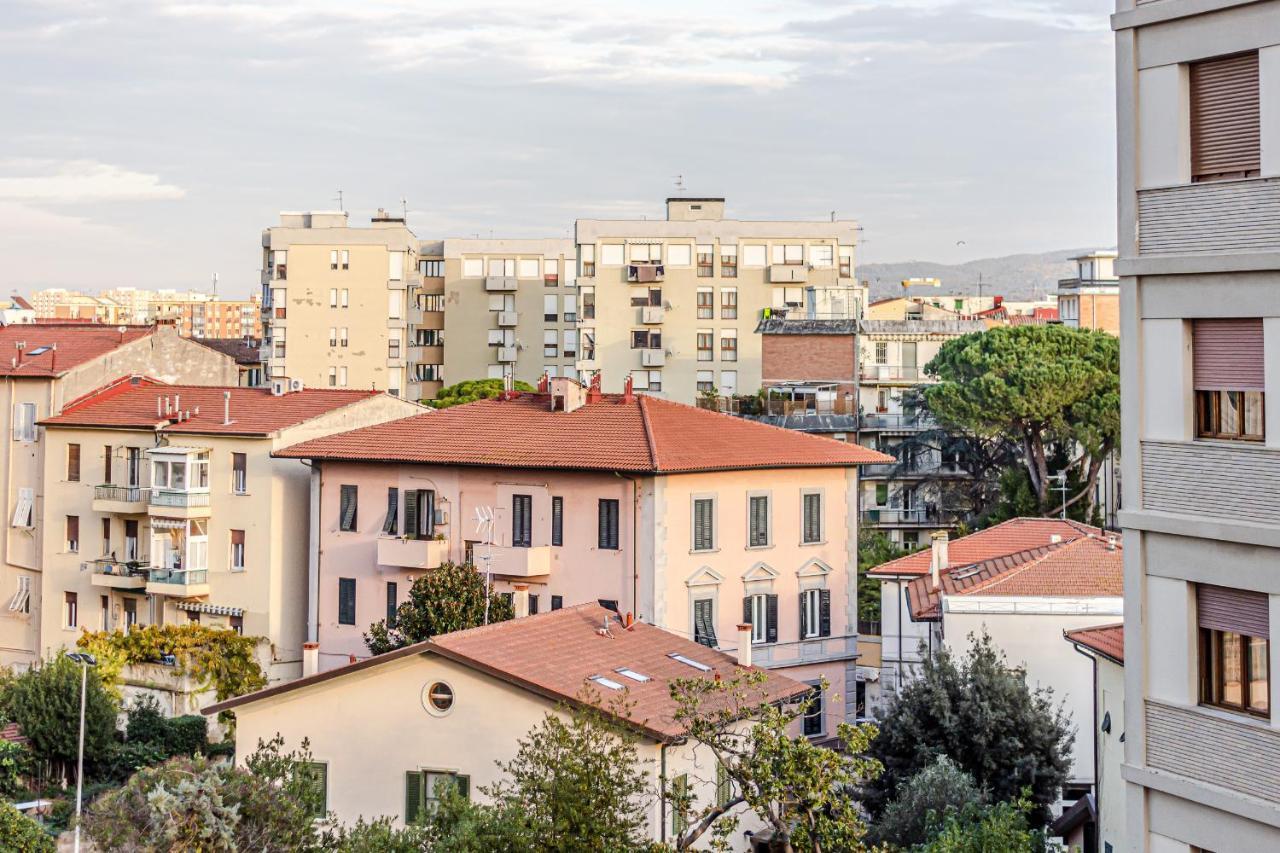Frank'S And Art Love Apartments Ливорно Экстерьер фото