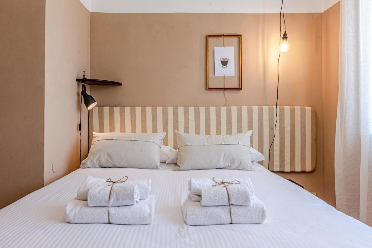 Frank'S And Art Love Apartments Ливорно Экстерьер фото