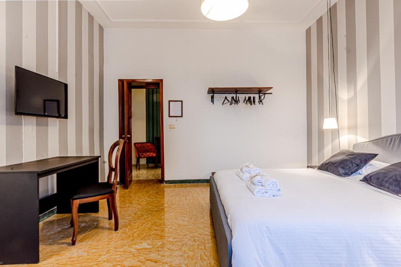 Frank'S And Art Love Apartments Ливорно Экстерьер фото