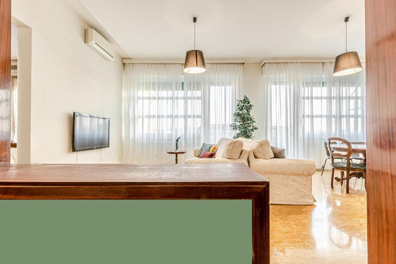 Frank'S And Art Love Apartments Ливорно Экстерьер фото